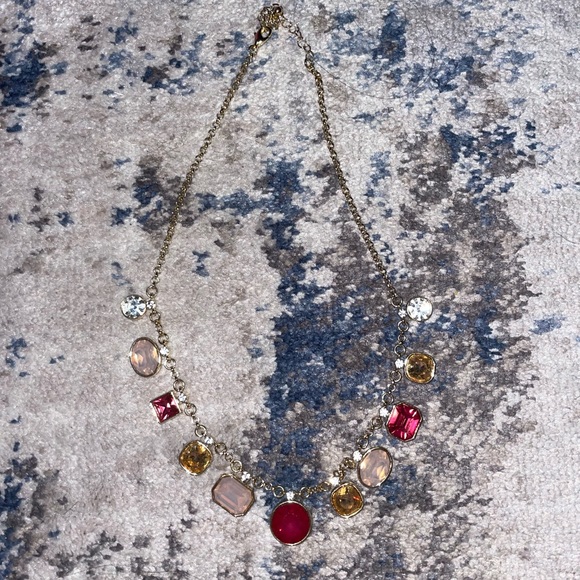 Gold statement necklace - Picture 1 of 3
